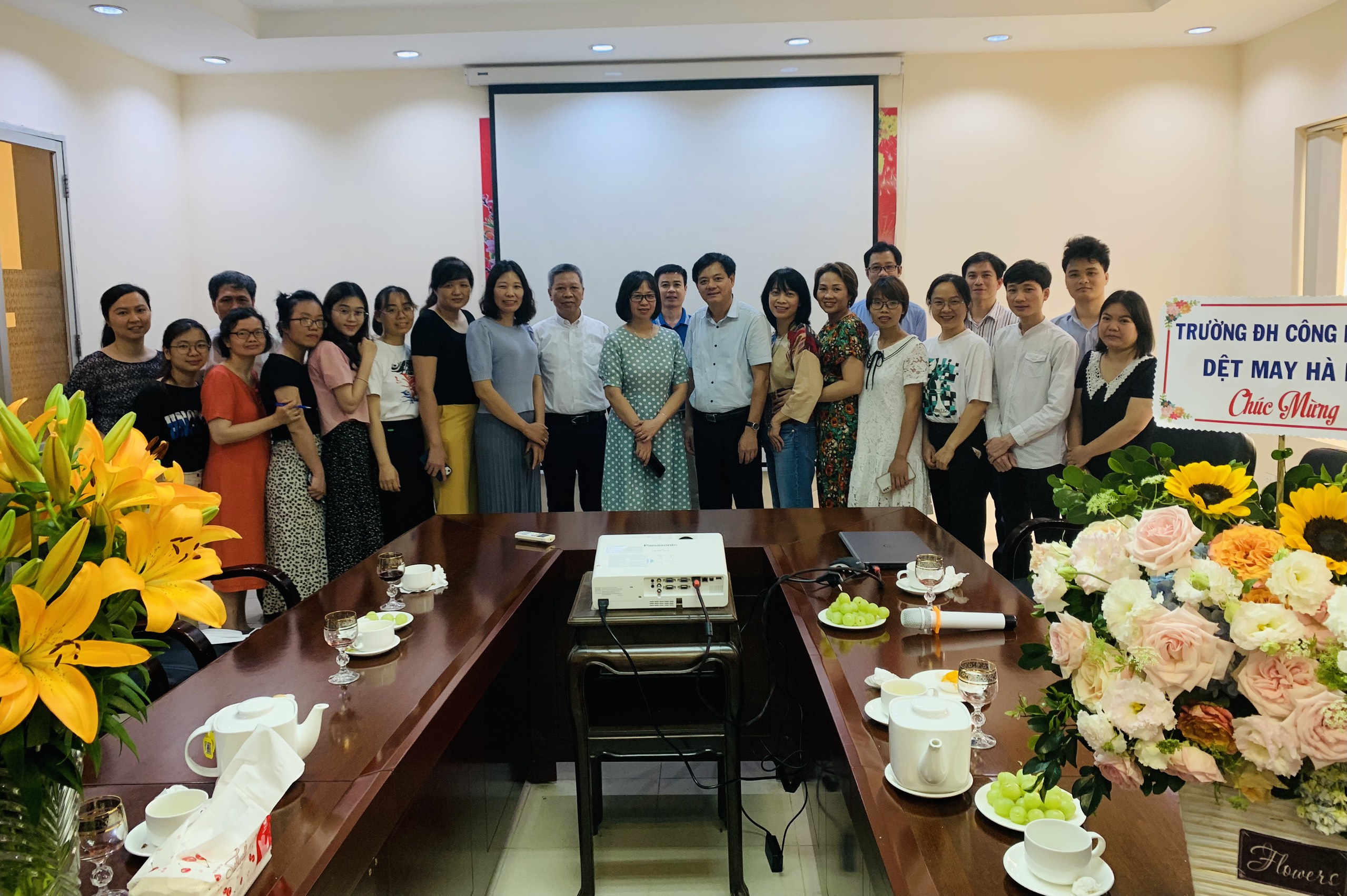 CTCP-Viện Nghiên cứu Dệt May chào mừng 10 năm Ngày Khoa học công nghệ Việt Nam